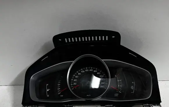 Volvo XC60 Speedometer (instrument cluster) 799290U 0104162 31327747