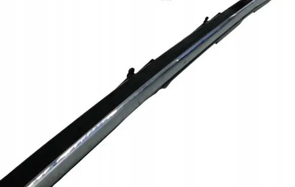 Front bumper splitter molding