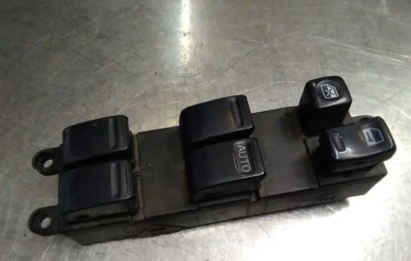 Nissan X-Trail T30 Electric window control switch
