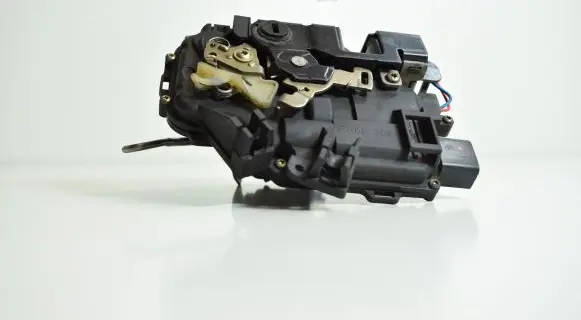 Audi A6 S6 C5 4B Rear door lock 4B0839016G