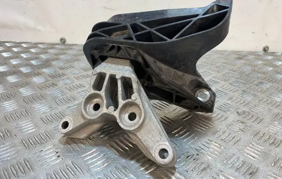 Opel Grandland X Engine mount bracket EB2PT