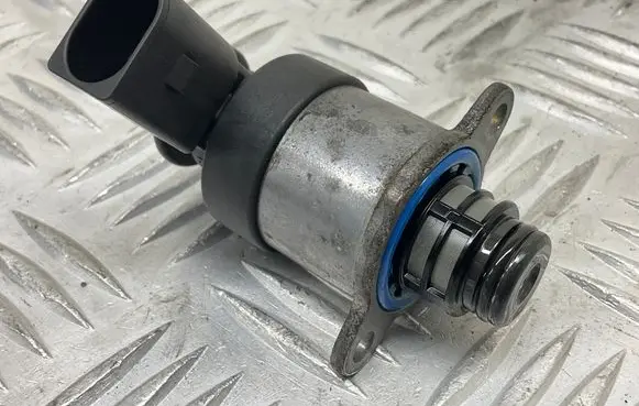 Audi Q3 8U Fuel pressure sensor 0928400768 30213 40243