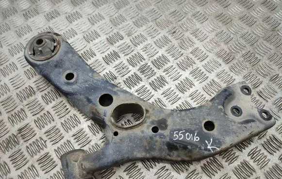Toyota RAV 4 (XA40) Front lower control arm/wishbone