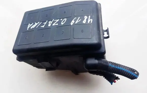Opel Zafira A Fuse box set 90560119