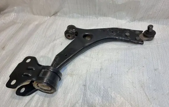 Ford Focus Front control arm BV61-3C339-AAA