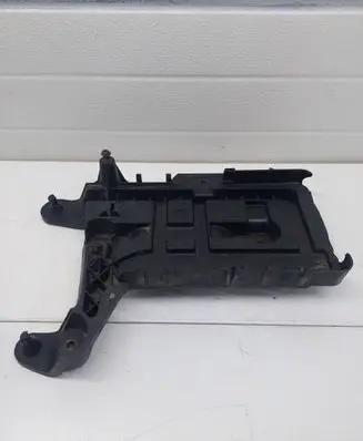 Volkswagen Caddy Battery box tray 1K0915333B