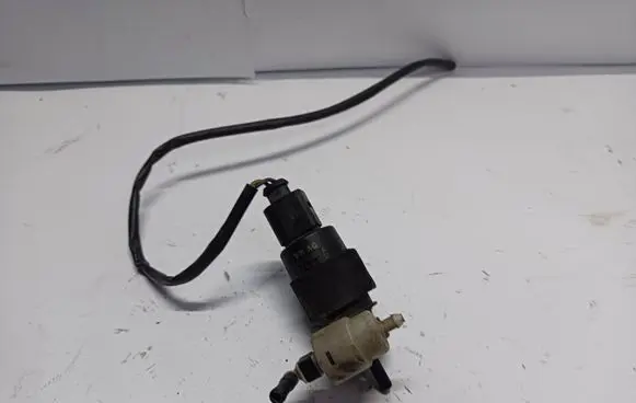 Volkswagen Golf V Windscreen/windshield washer pump 1T0955651A