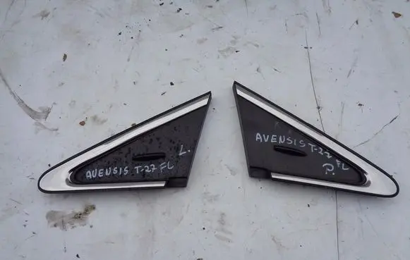 Toyota Avensis T270 Front arch trim 
