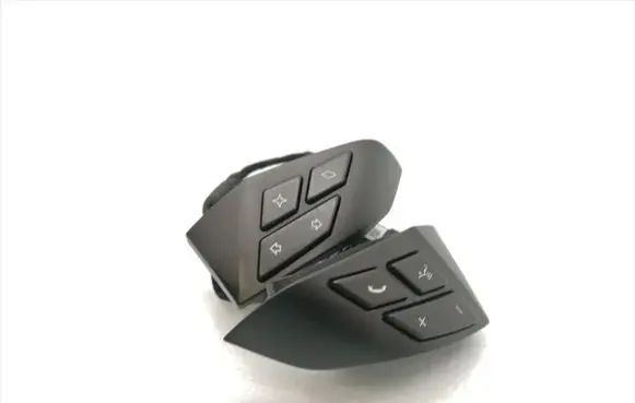 Steering wheel buttons/switches