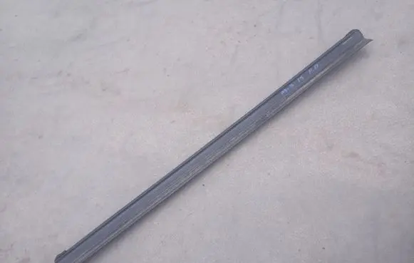 Mazda 3 II Rubber seal front door window/glass 