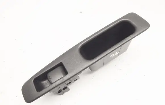 Nissan Qashqai+2 Quarter vent window switch 25411BR00A