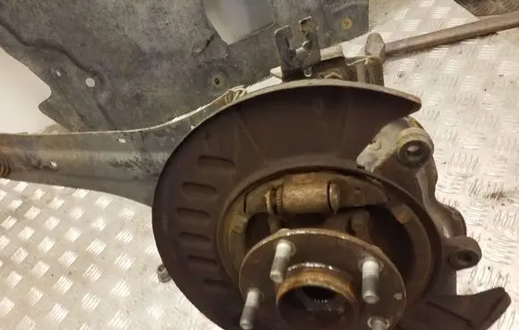 Mazda CX-7 Rear wheel hub spindle/knuckle F825A K7805