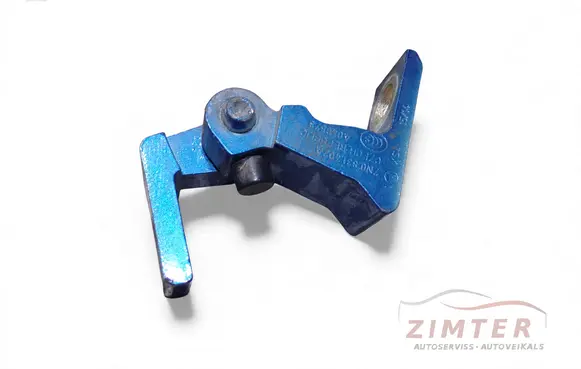 Skoda Octavia Mk3 (5E) Front door upper hinge 7N0831402A
