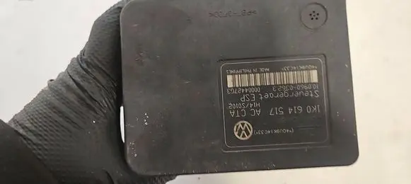 Volkswagen Touran I ABS Pump 1K0614517A 00004427G3 10096003623