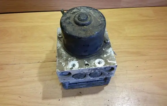 Ford Focus ABS Pump 98AG2M110CA
