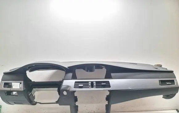 BMW 5 E60 E61 Dashboard 7034108