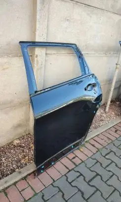Jeep Cherokee Rear door