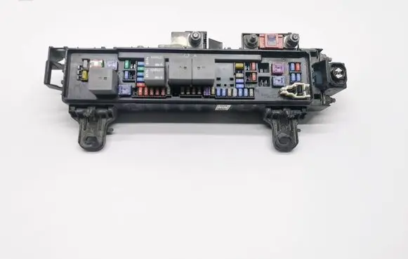 Tesla Model S Fuse module 1034405-00-E