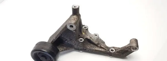 KIA Sorento A/C compressor mount bracket 
