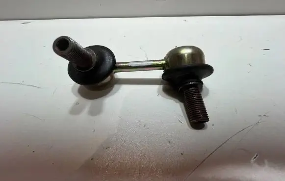 Mitsubishi Pajero Front anti-roll bar/stabilizer link 374522