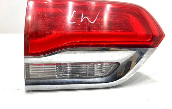 Jeep Grand Cherokee Rear/tail lights P68110047AC