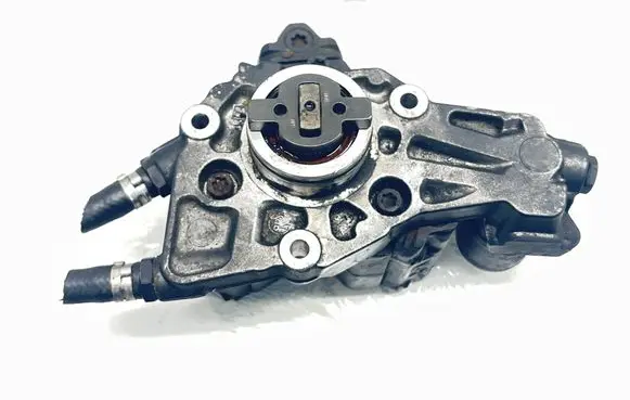 Mercedes-Benz C W204 Fuel injection high pressure pump A6460700201