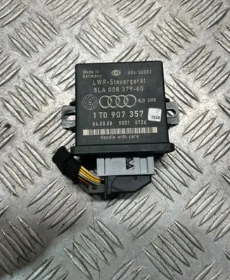 Volkswagen Golf V Light module LCM 1T0907357