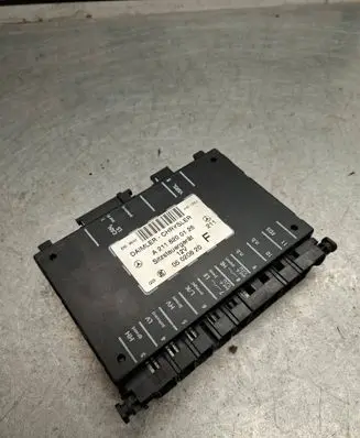 Mercedes-Benz E W211 Seat control module A2118200126 05020820