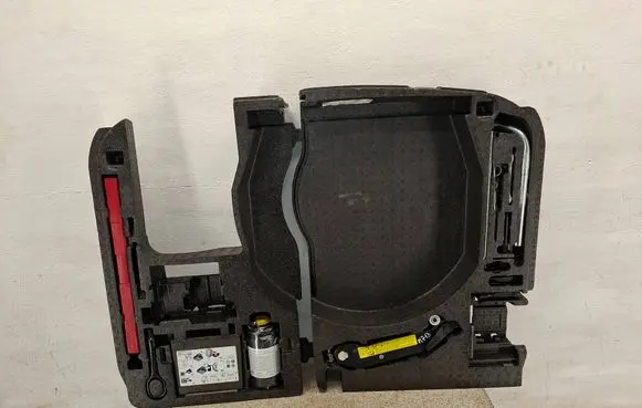 Audi TT TTS Mk2 Tool box 8J0864501K