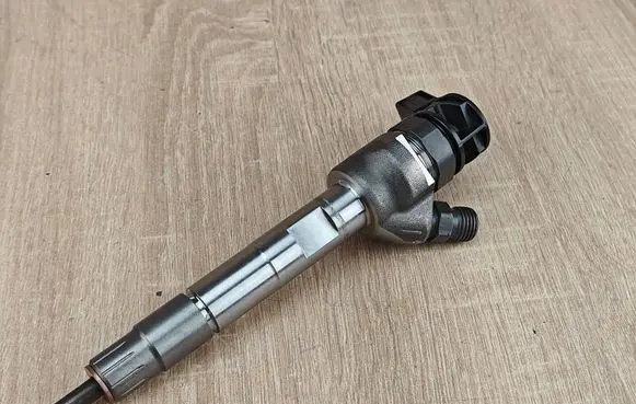 BMW X6 G06 Fuel injector 9886370