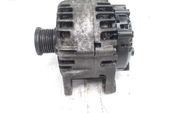Opel Vivaro Generator/alternator 8200404459G