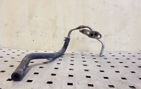 Toyota Avensis T220 Coolant pipe/hose 