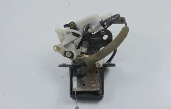 Mazda 3 I Tailgate/trunk/boot lock/catch/latch