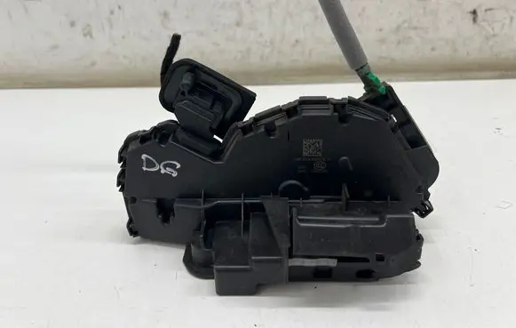 Audi Q3 F3 Rear door lock 5TA839016H A046465