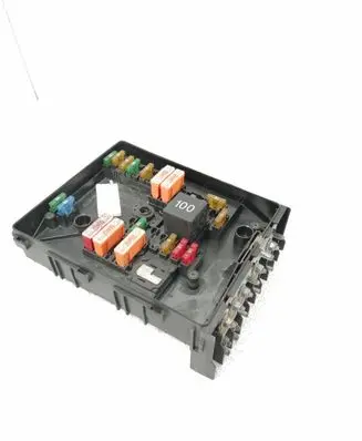 Volkswagen PASSAT B6 Fuse module 1K0937125