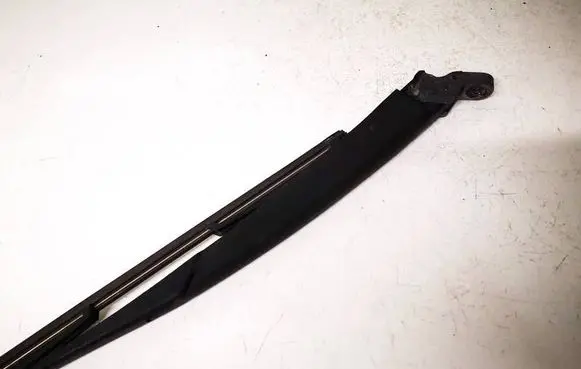 Nissan Qashqai Rear wiper blade arm 