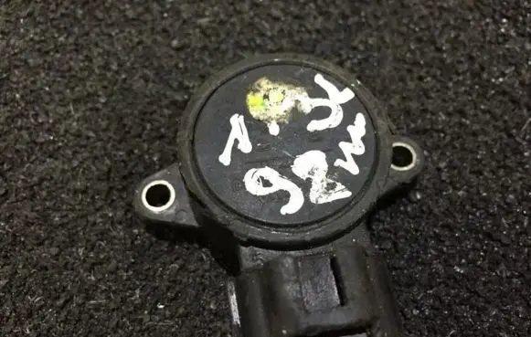 Toyota Corolla E110 Throttle valve position sensor 8945233030