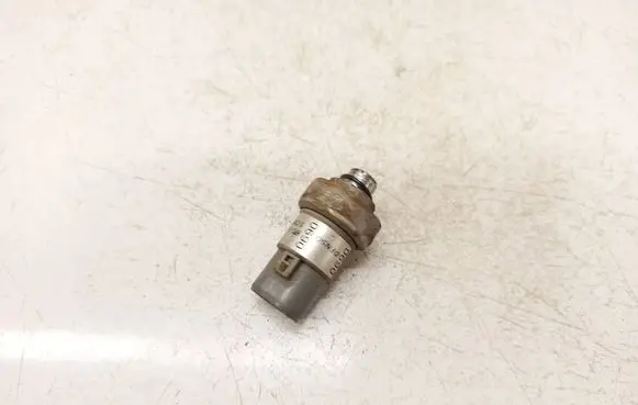 Toyota Avensis Verso Air conditioning (A/C) pressure sensor HPC134A