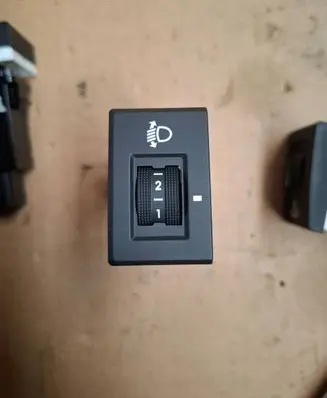 Hyundai i20 (PB PBT) Tailgate/trunk/boot open switch 