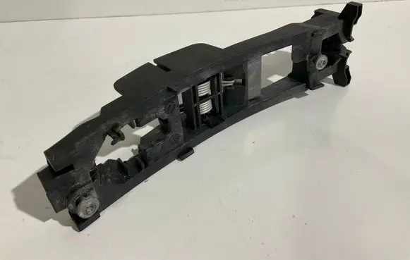 Rear door exterior handle/bracket