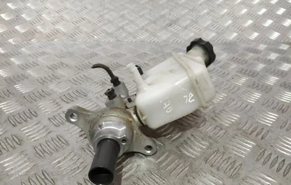 Hyundai i40 Master brake cylinder