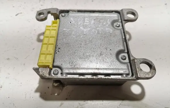 Toyota Avensis T250 Airbag control unit/module 8917005220
