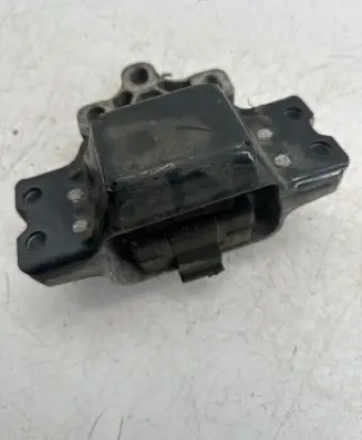 Skoda Octavia Mk2 (1Z) Engine mount bracket 1K0199555