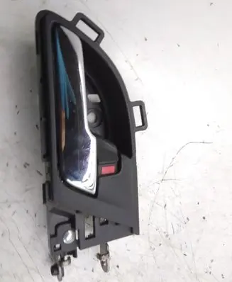 Honda CR-V Front door interior handle