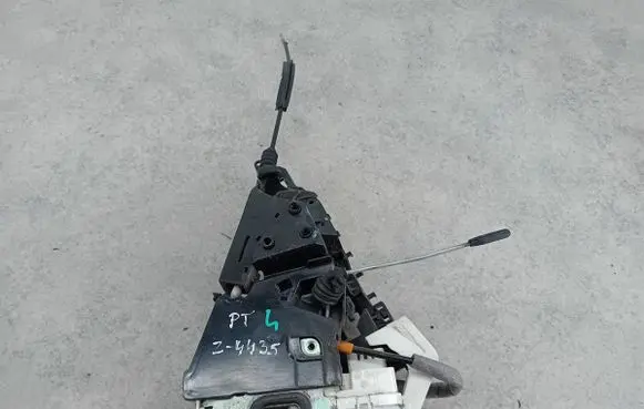 Mercedes-Benz A W169 Rear door lock 