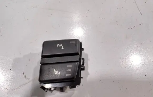 BMW 5 E60 E61 Seat heating switch 915907702