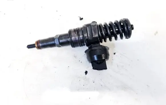 Skoda Octavia Mk2 (1Z) Fuel injector 038130073