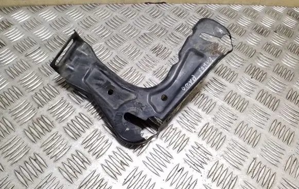 Skoda Octavia Mk2 (1Z) Headlight/headlamp mounting bracket 1Z0805072