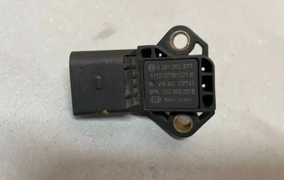 Volkswagen PASSAT B8 Air pressure sensor 03G906051E