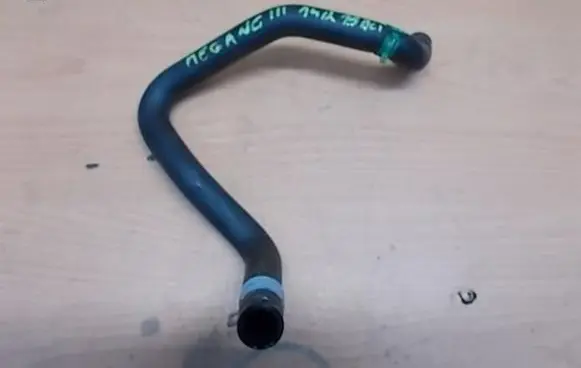 Renault Megane III Engine coolant pipe/hose